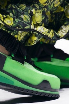 Photos of the latest shoes from KENZO 2021 conference