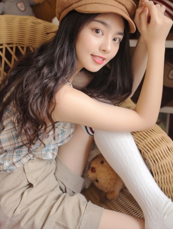 高挑长腿美女文艺风性感私房写真