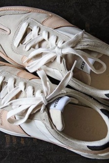 Multi-angle display of Rifare handmade marathon running shoes