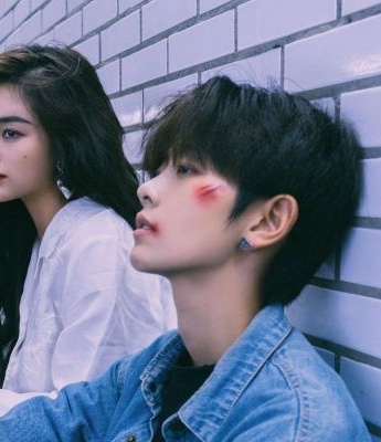 Textured and cute real couple avatars