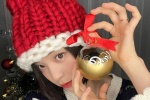 Ouyang Nana's sweet and cute Christmas photo