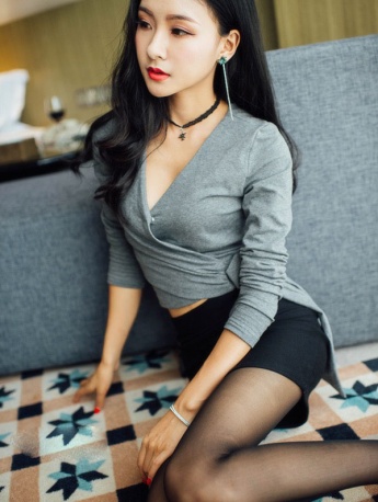 黑絲美女OL超短裙誘惑寫真