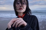 倪妮气质性感海边写真大片