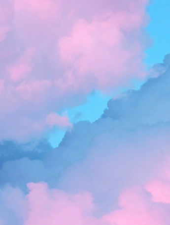 唯美夢幻的多彩雲朵手機壁紙