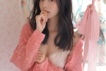丰满美女性感吊带诱惑写真