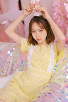 白嫩美女唯美梦幻私房写真照