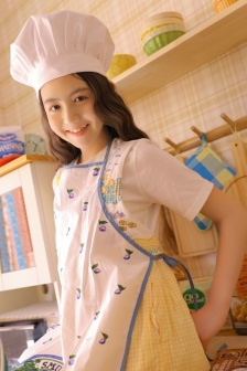 美女厨师性感制服俏皮养眼写真