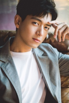 Li Xian handsome in gray suit photo mobile wallpaper