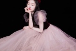 Song Yi sexy photo pictures in pink gauze skirt