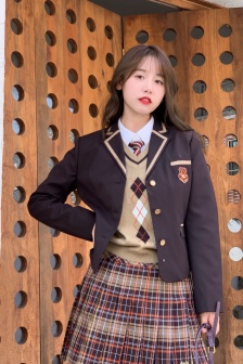 一栗莎子超短裙制服写真图片