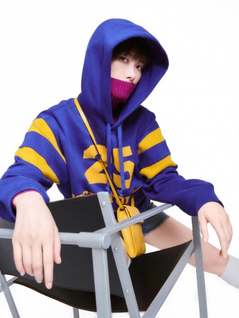 李宇春运动风时尚性感写真图片