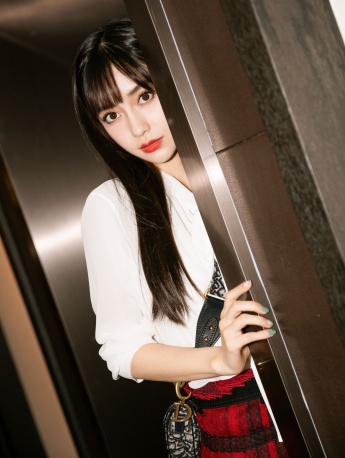 angelababy bazaar star charity night sexy pictures