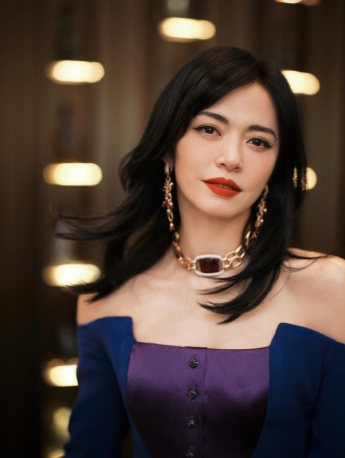 Yao Chen's sexy pictures at the 34th Golden Rooster Awards