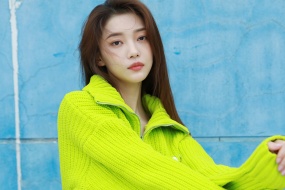 Tian Yitong computer desktop wallpaper picture