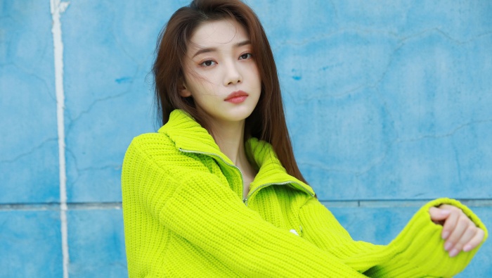 田依桐電腦桌麵壁紙圖片