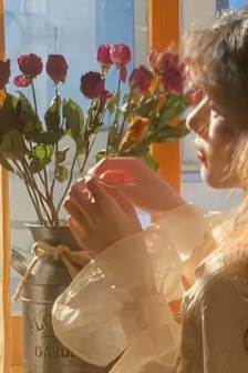 适合春天的女生头像图片