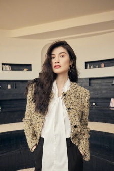 He Sui elegant and sexy promotional poster pictures