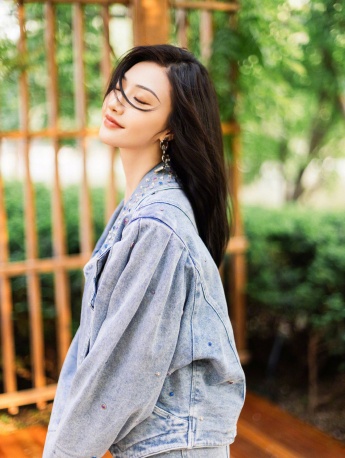 Jingtian denim suit fresh and energetic pictures and photos