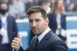 Messi joins Paris team pictures