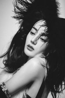 Dilireba black and white modern sexy photo