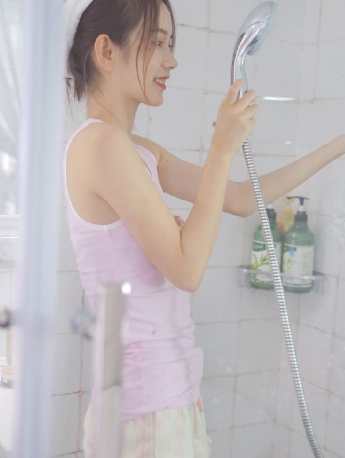 妩媚性感的邻家妹子艺术写真