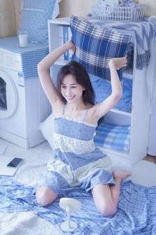 蓝色主题风格早安少女写真照