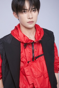 Yi Yang Qianxi variety show modeling pictures mobile wallpaper