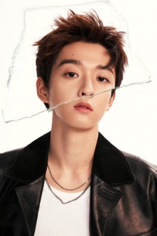 吴宇恒摩登墨镜帅气写真图片