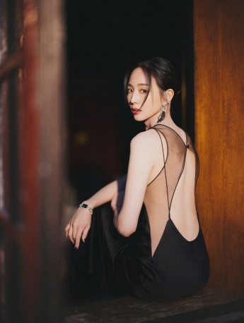 Junning Zhang sexy photos at ELLE fashion ceremony