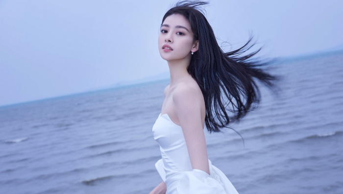 美女张艺上性感写真桌面壁纸