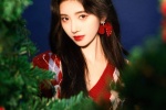 Ju Jingyi Christmas themed photo