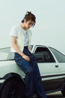 Cai Xukun fashion COSMO cover photo