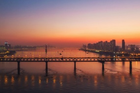 Wuchang river beach architectural scenery pictures wallpaper