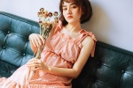 Japanese style home sexy artistic photos of aloof short-haired beauties