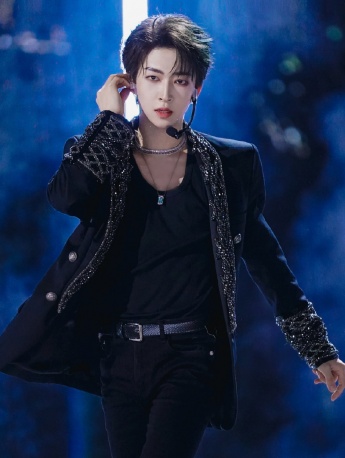 INTO1 Liu Yu's handsome stage photos