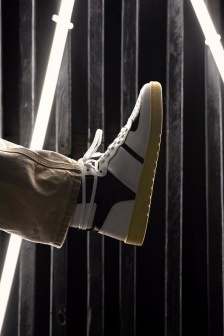 Collegium Planet White Warrior Shoes Pictures