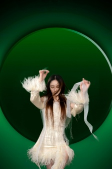 婁藝瀟時尚質感雜誌寫真圖片