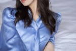 Liu Shishi elegant and sexy photo pictures in blue silk dress