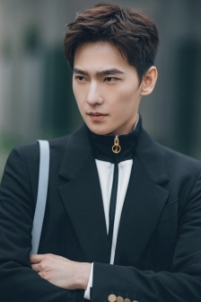 Yang Yang handsome gentleman in simple suit