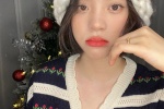 Ouyang Nana's sweet and cute Christmas photo