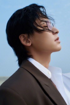 Zhang Zhehan's literary and handsome magazine photos