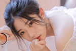Soft and sexy beauty photo wallpaper