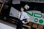 Gong Jun elegant and handsome photo in white shirt and suit