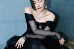 Yang Mi's seductive sexy photo in black gauze starlight skirt
