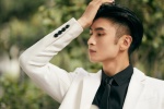 Zhang Yunlong's handsome photo at ELLE Fashion Ceremony