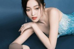 Wu Xuanyi's sexy legs in tube top and slit skirt