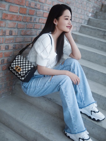 李沁时尚穿搭写真图片