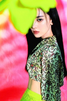 Guli Nazha ELLE fashion light and shadow photo