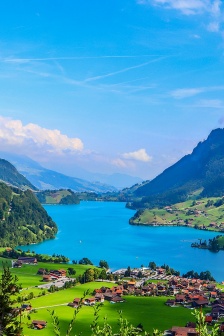 藍色天空白雲風景手機壁紙