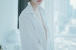 露肩襯衫美女嫵媚性感私房寫真